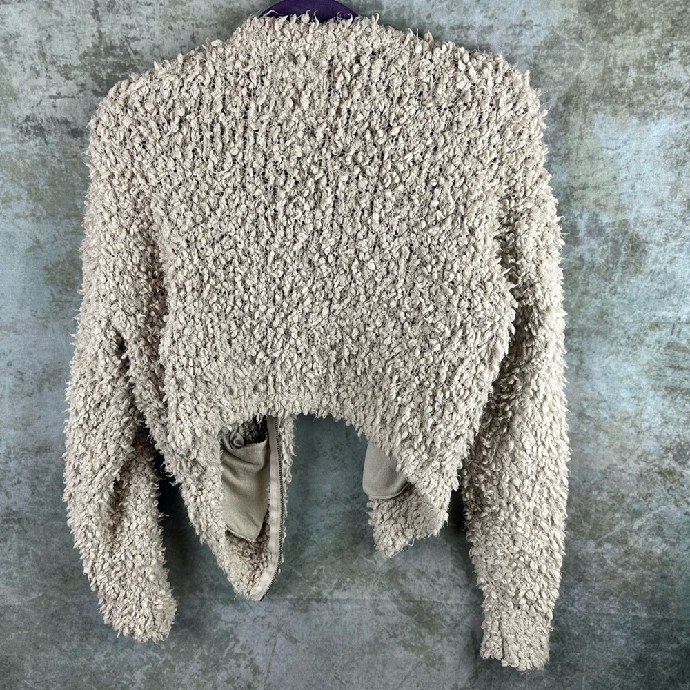 Crop Sweater - Picture 3 of 4